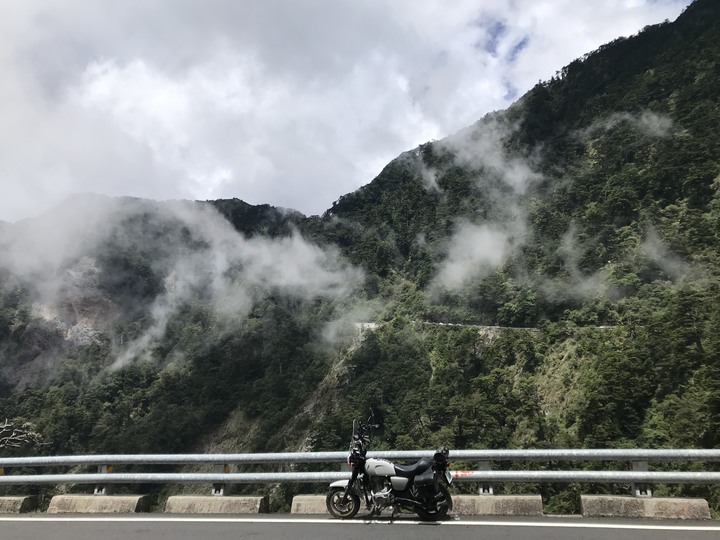 （內有比基尼女騎士）小徑檔車志氣高之南橫埡口行