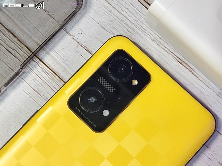 點我看大圖 realme GT Neo 3T深度開箱使用心得 – 經典延續之作,個性化風格的電競手機