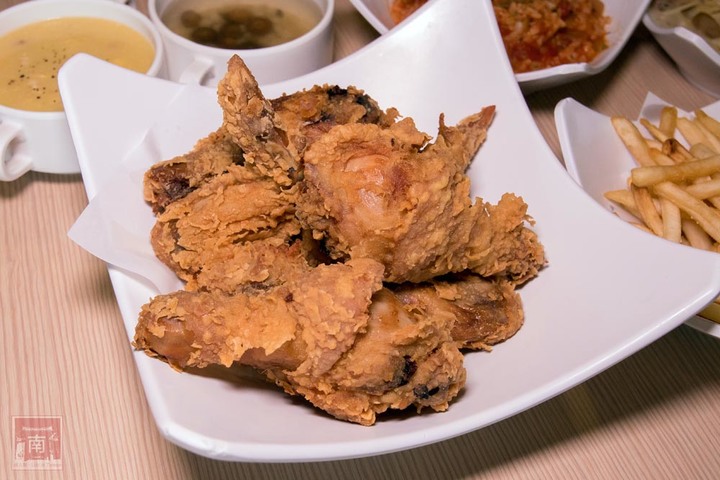 【臺南美食】台南炸雞披薩吃到飽就這家,也推出防疫外帶全餐點全面9折,加碼外帶全家餐自取只要469元~Double Cheese打爆起司