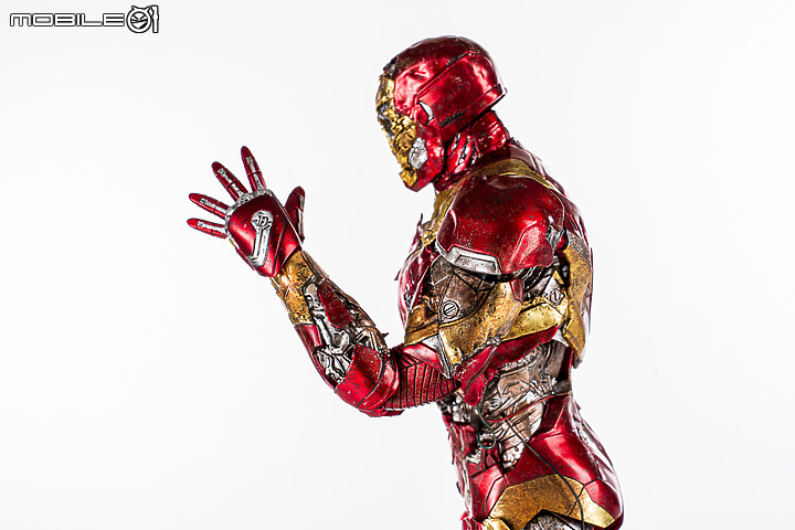 Hot Toys《蜘蛛人：離家日》鋼鐵人幻象開箱 │「爛」出經典！