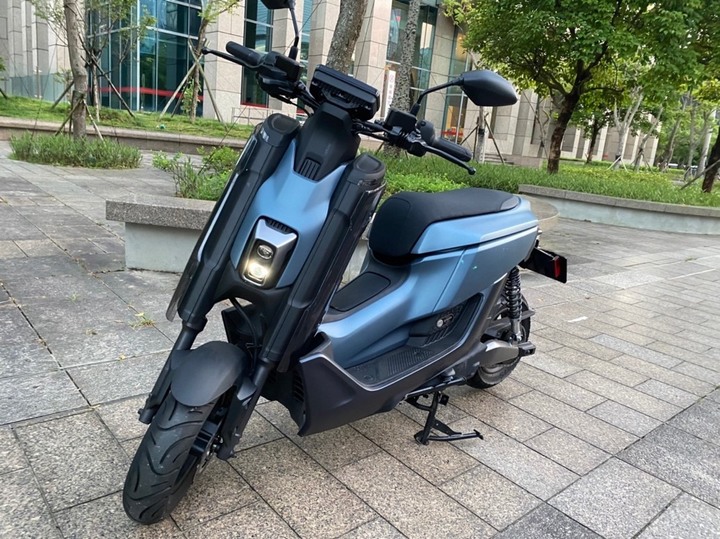 EMF借來開箱