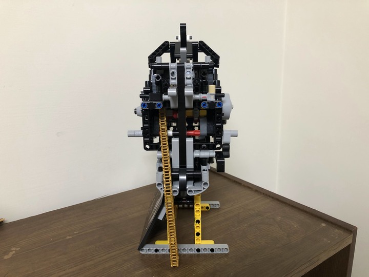 點我看大圖 首踏LEGO樂高!開箱把玩、展示一把罩BMW M1000RR (42130)