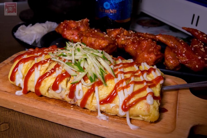 【臺南美食】開了10幾年台南韓式料理店，15道韓國小菜無限供應，供應韓國道地美食、烤肉及部隊鍋~韓朝崇明店