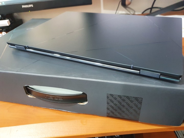 Asus Zenbook 14 OLED UX3402Z開箱