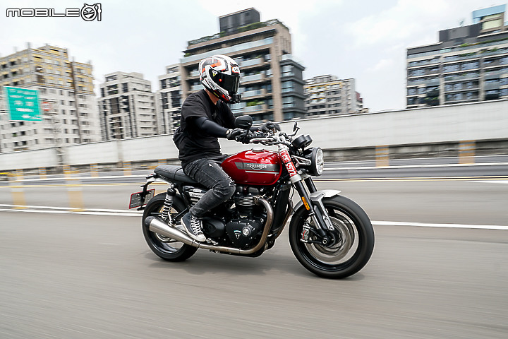 Triumph SPEED TWIN 1200 試駕|升級帶來更大動力 讓雙缸復古更美好