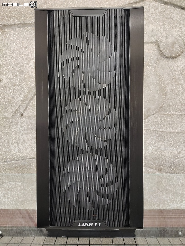 雞蛋糕爸爸之血淚開箱下集~ LIAN LI Lancool III RGB ~ Born to excel 生而卓越!!!
