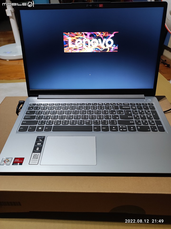 [開箱] 平價文書機 Lenovo IdeaPad Slim 1 15.6 (AMD 3050U) 買起來