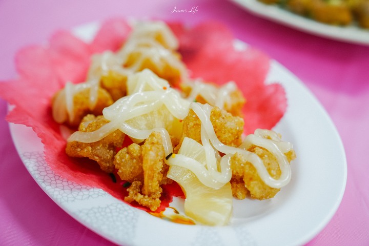 點我看大圖 【屏東恆春│美食】阿興生魚片。來墾丁必吃後壁湖新鮮生魚片,一片只要5元,適合團體用餐