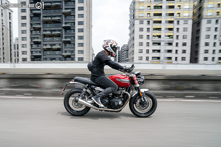 Triumph SPEED TWIN 1200 試駕|升級帶來更大動力 讓雙缸復古更美好