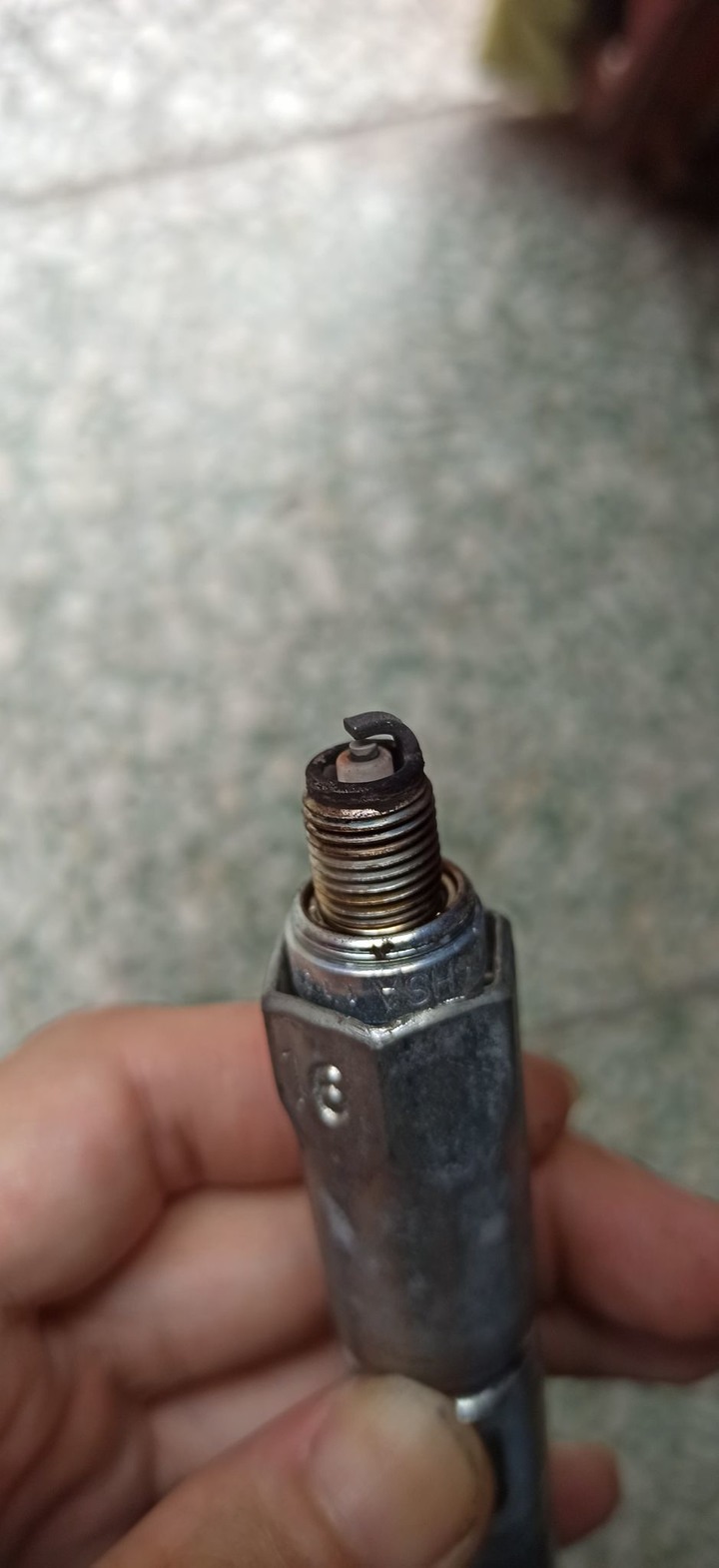 08年化油RS100稍早檢驗排氣這數值需要再調整嗎?(附圖:火星塞&驗車數據