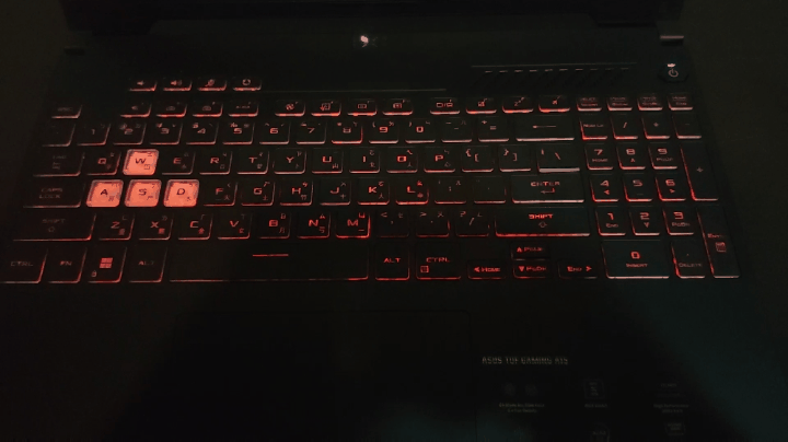 令人意外的低調超值選,ASUS TUF Gaming A15 FA507RM