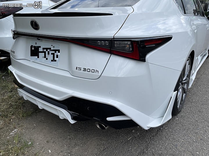 2022 Artisan spirits Lexus IS300h Fsport 帥氣登場 車主同意分享文
