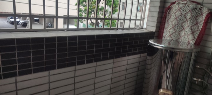 請問室外機冷氣這樣裝對嗎?