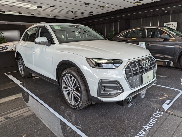 展間試駕Q5 40