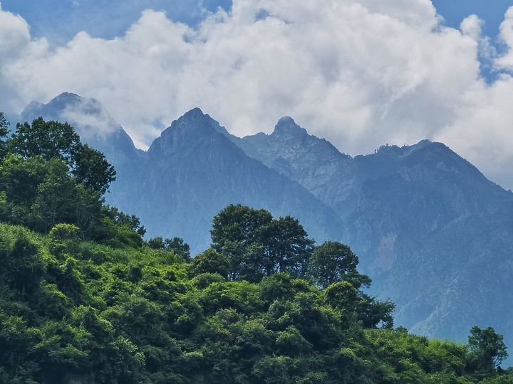 點我看大圖 內容太長,還是開個新樓吧。穿越橫斷山脈,8月年假的3000公里環線遊記。