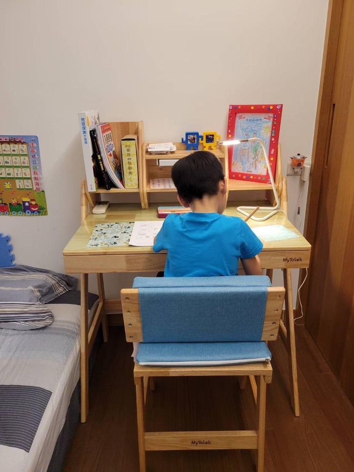 選對書桌每個孩子都有一個自己的小天地