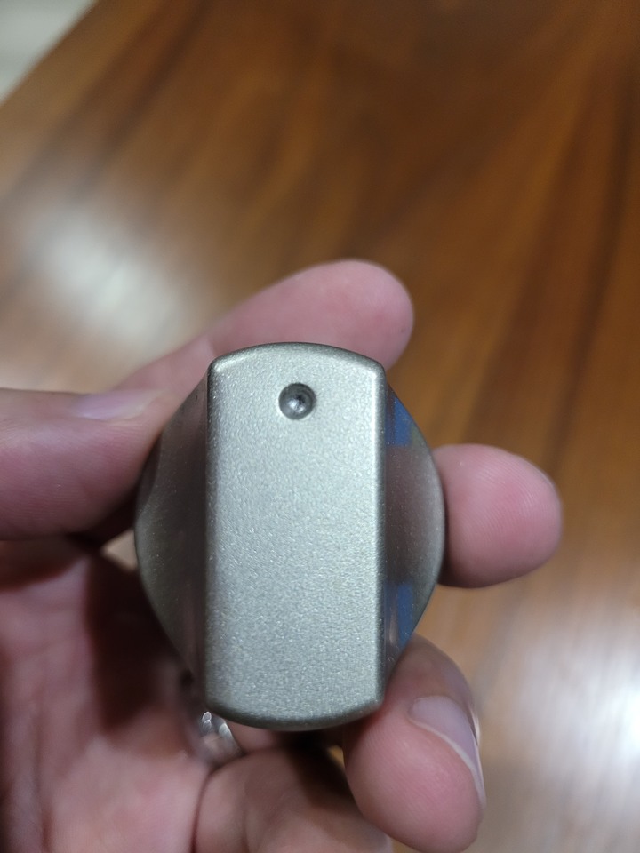 烤箱的開關塑膠旋鈕壞了