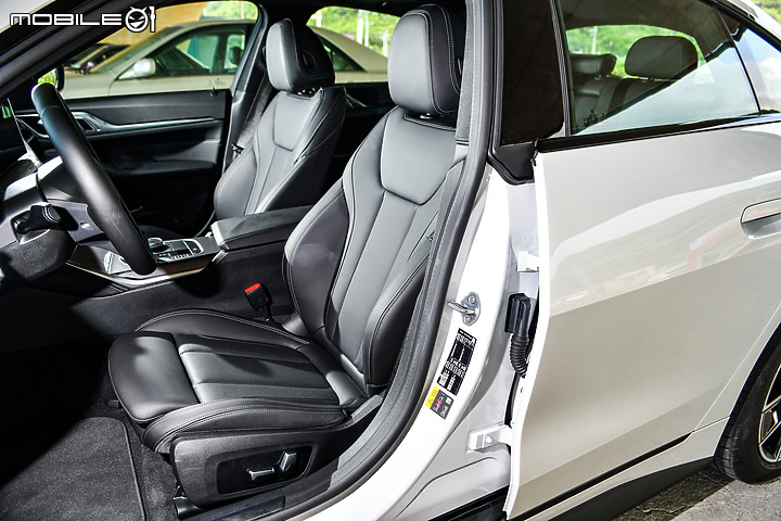 BMW i4 eDrive40 試駕 │ 這是電動車迷的福音,卻少了令人回眸的餘韻!