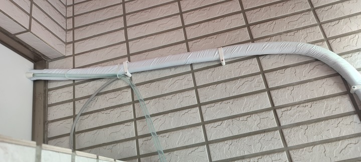 請問室外機冷氣這樣裝對嗎?