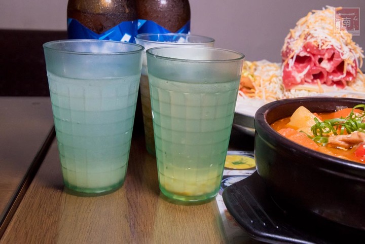 【臺南美食】開了10幾年台南韓式料理店，15道韓國小菜無限供應，供應韓國道地美食、烤肉及部隊鍋~韓朝崇明店