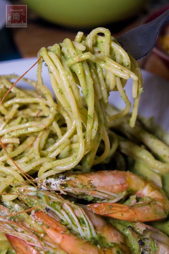 【臺南美食】在地中海風格餐廳中吃義大利麵、焗烤，還有漸層飲料和點心，平價消費外帶餐點再打85折~伊甸風味館