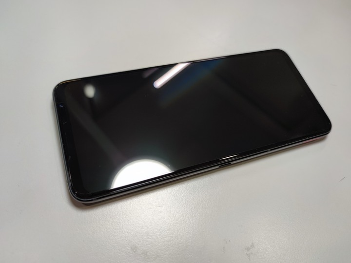 ROG6 外觀開箱 & 從 ROG2 升級簡單比較心得