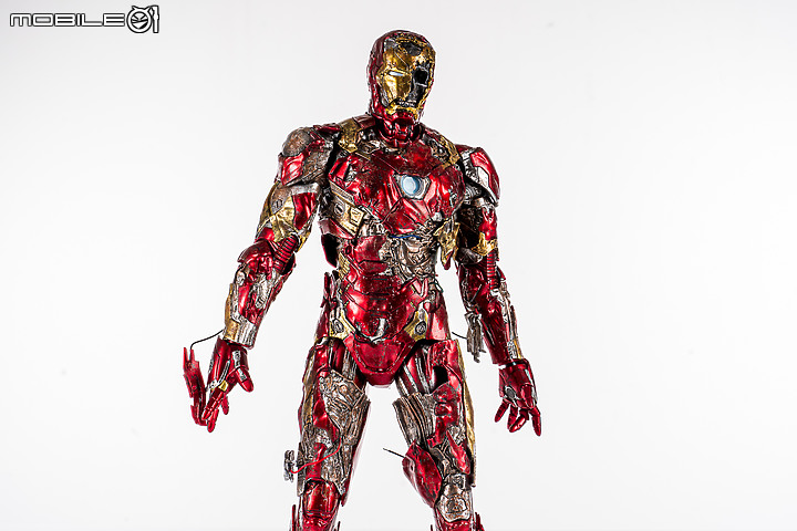 Hot Toys《蜘蛛人：離家日》鋼鐵人幻象開箱 │「爛」出經典！
