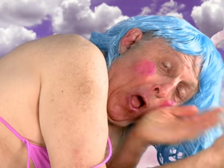 春風再美也比不上她的笑