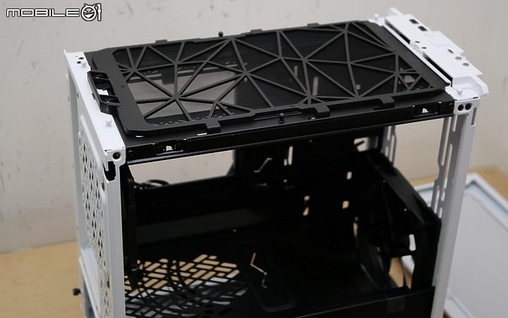 29公升緊湊型塔型 ITX - Fractal Design Meshify 2 Nano 裝機開箱