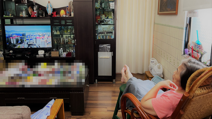 ［Zyxel NBG7510開箱分享］乖孫a~阿嬤歡喜看影片