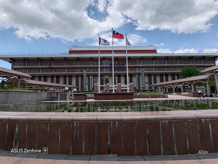 「評測」ASUS Zenfone 9 - 單手剛好，不將就做得好！