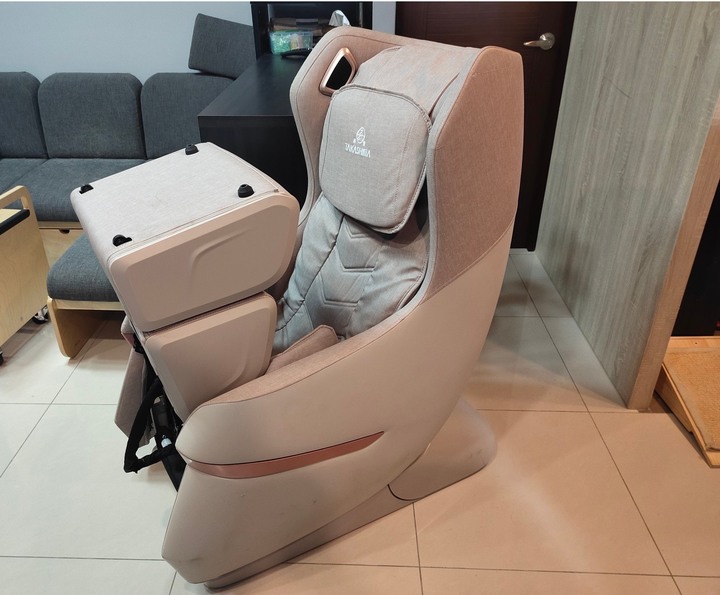 家裡有台按摩椅就是爽 A1310愛舒服小沙發