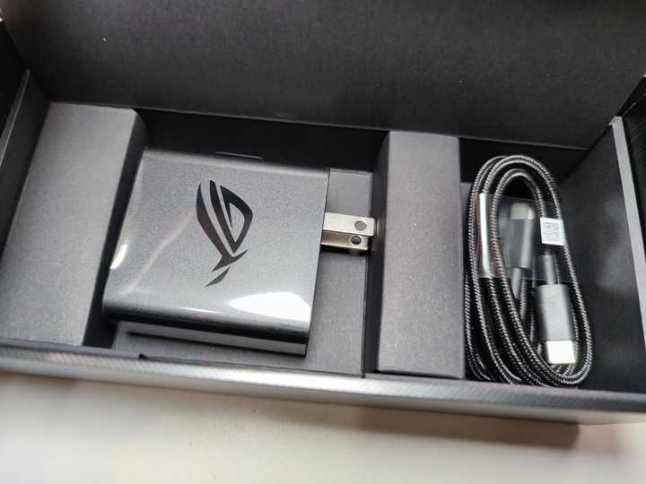 ROG6 外觀開箱 & 從 ROG2 升級簡單比較心得