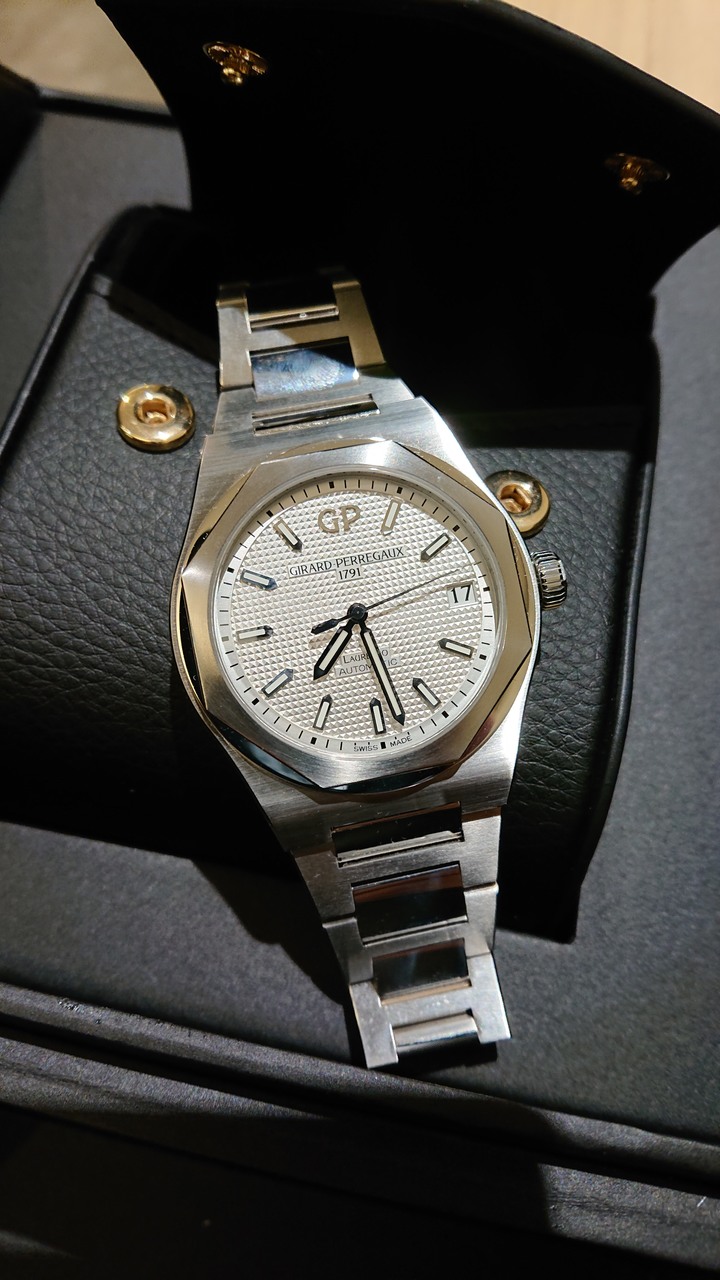 開箱：GIRARD-PERREGAUX Laureato 芝柏白桂冠