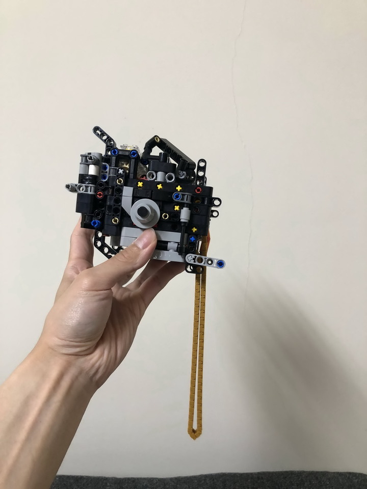 點我看大圖 首踏LEGO樂高!開箱把玩、展示一把罩BMW M1000RR (42130)