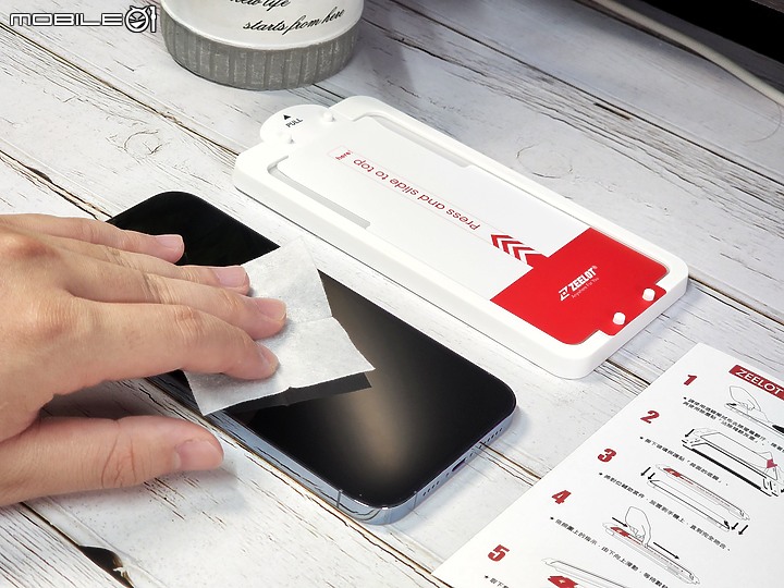 點我看大圖 iPhone 電競手遊保護貼怎麼選?ZEELOT 細緻霧滿版玻璃保護貼開箱實測