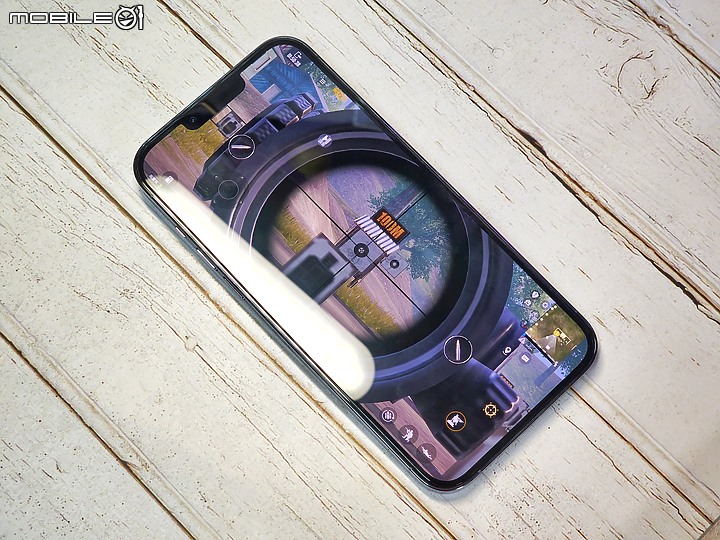 點我看大圖 iPhone 電競手遊保護貼怎麼選?ZEELOT 細緻霧滿版玻璃保護貼開箱實測