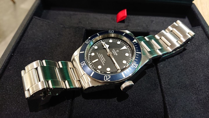 開箱:TUDOR BLACK BAY 藍鋁圈潛水錶 M79230B