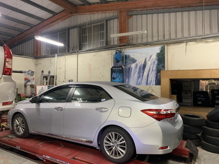 TOYOTA ALTIS 11代 BILSTIN 最後升級.......
