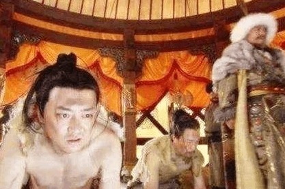 野蠻戰勝文明，專制戰勝不夠專制