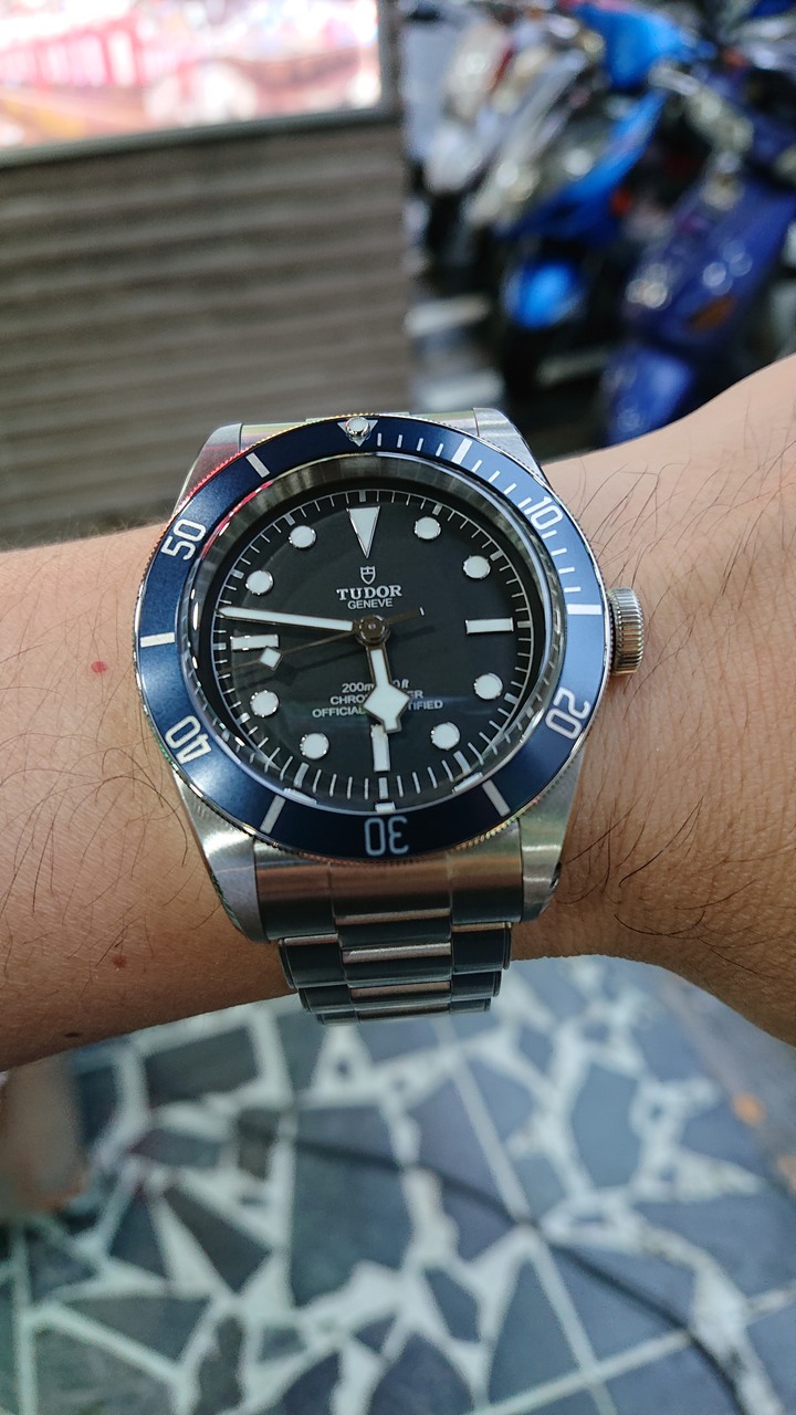 開箱:TUDOR BLACK BAY 藍鋁圈潛水錶 M79230B