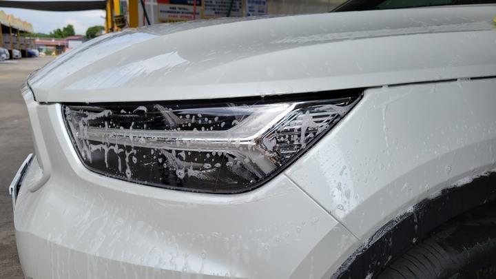 愛她就幫她洗澡 XC40 Recharge自己洗