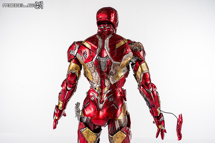 Hot Toys《蜘蛛人：離家日》鋼鐵人幻象開箱 │「爛」出經典！