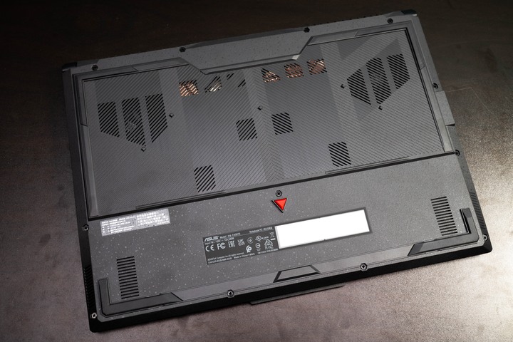 令人意外的低調超值選,ASUS TUF Gaming A15 FA507RM