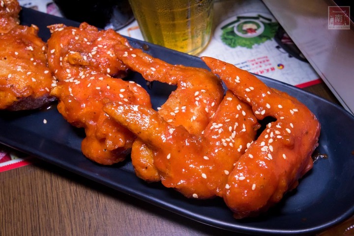 【臺南美食】開了10幾年台南韓式料理店，15道韓國小菜無限供應，供應韓國道地美食、烤肉及部隊鍋~韓朝崇明店