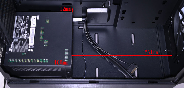 Fractal Design Focus 2機殼開箱