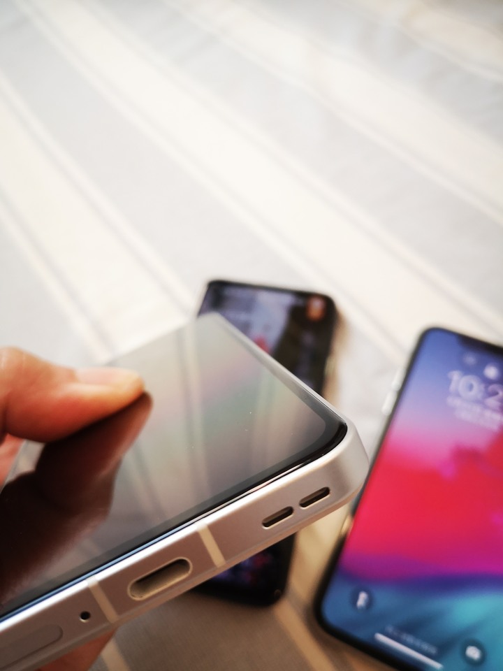 Zenfone 9 廉價感…