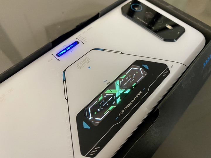 #開箱 超帥的ROG Phone 6 PRO