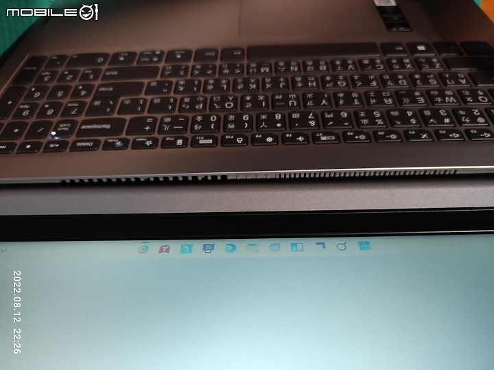 [開箱] 平價文書機 Lenovo IdeaPad Slim 1 15.6 (AMD 3050U) 買起來