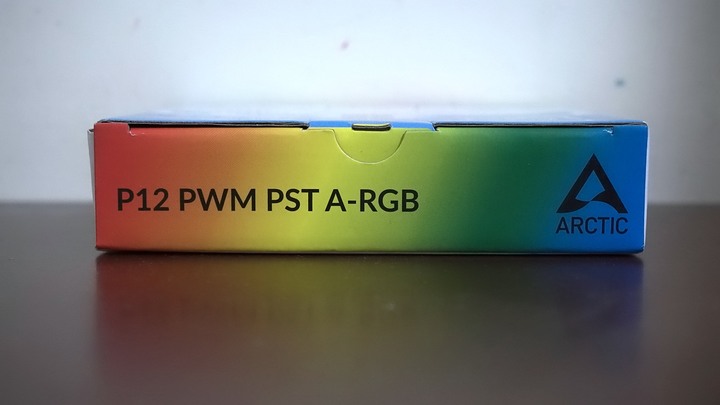 【開箱】白色控的最佳選擇!! Arctic P12 PWM PST ARGB White開箱